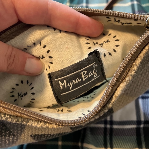 Geometric pattern purse - Picture 3 of 6